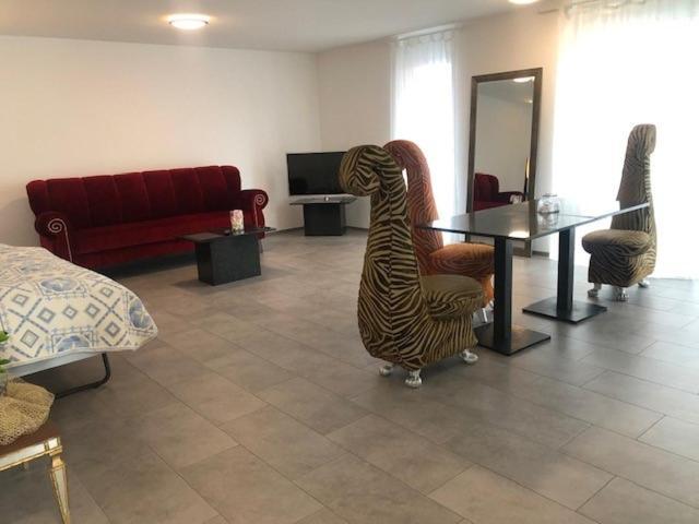 Kerzers Hotel Hippel Krone מראה חיצוני תמונה