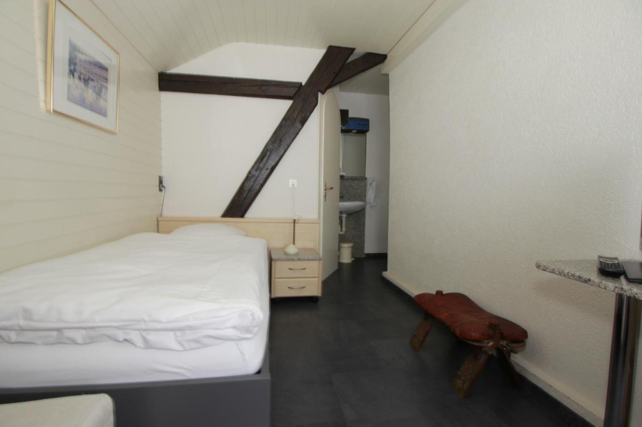 Kerzers Hotel Hippel Krone מראה חיצוני תמונה